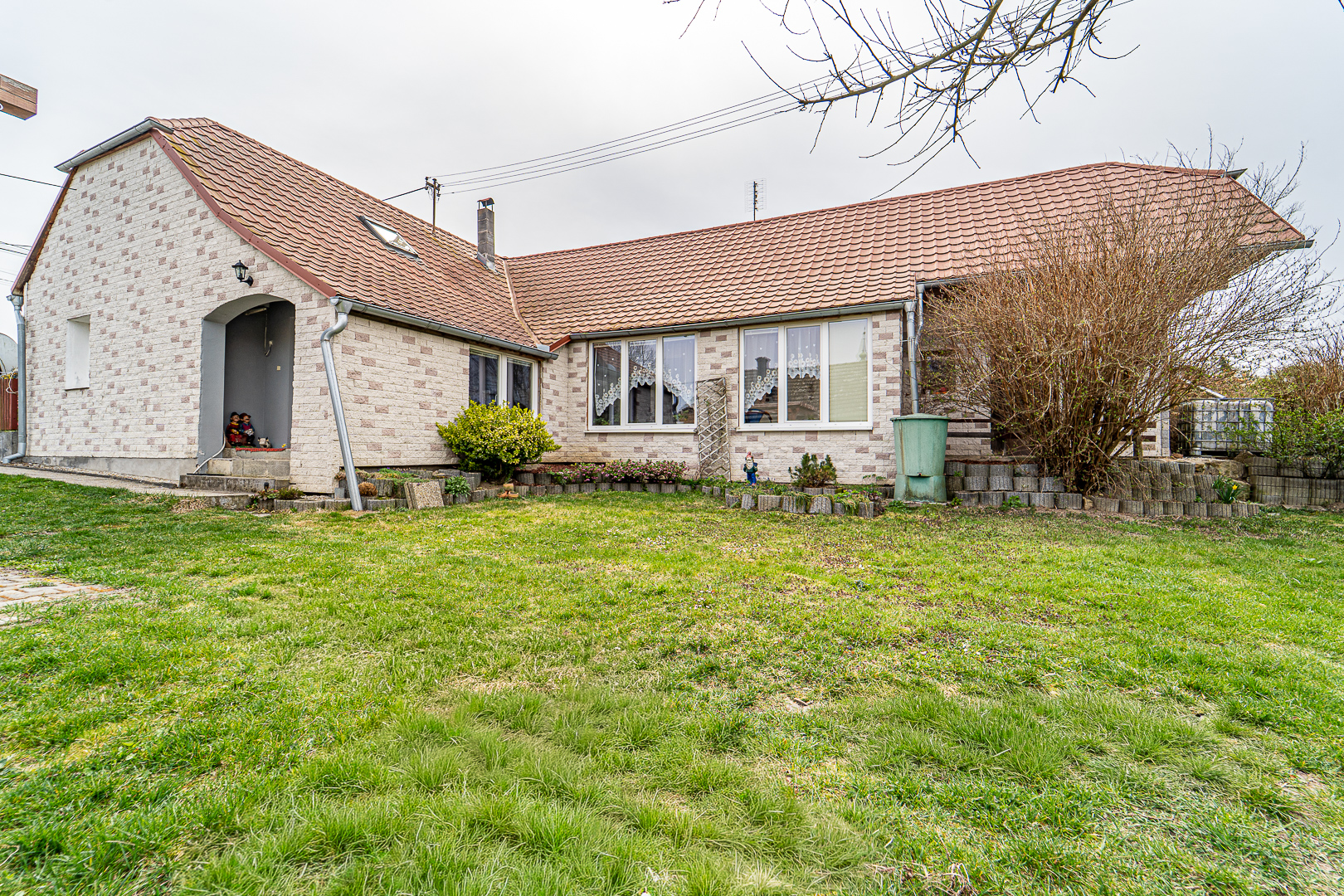 4 izbový rodinný dom v Kostolnom