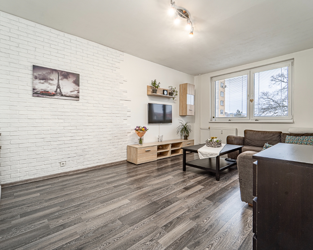 Priestranný zrekonštruovaný 3-izbový byt v Starej Turej na ulici SNP